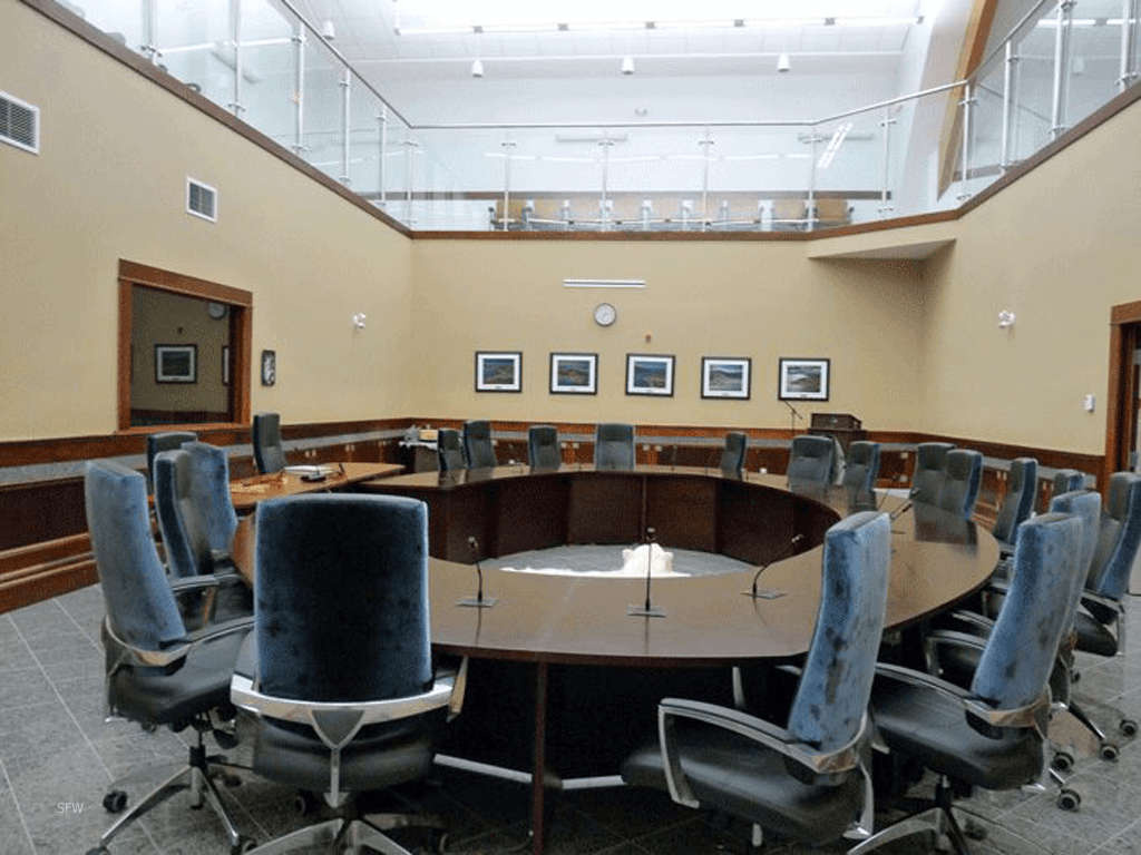 In the Nunatsiavut Assembly Chambers 04-Hopedalebk